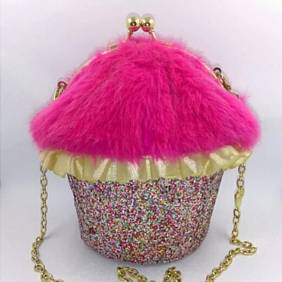 Meet your Posher, Nelda - Picture 1 of 8